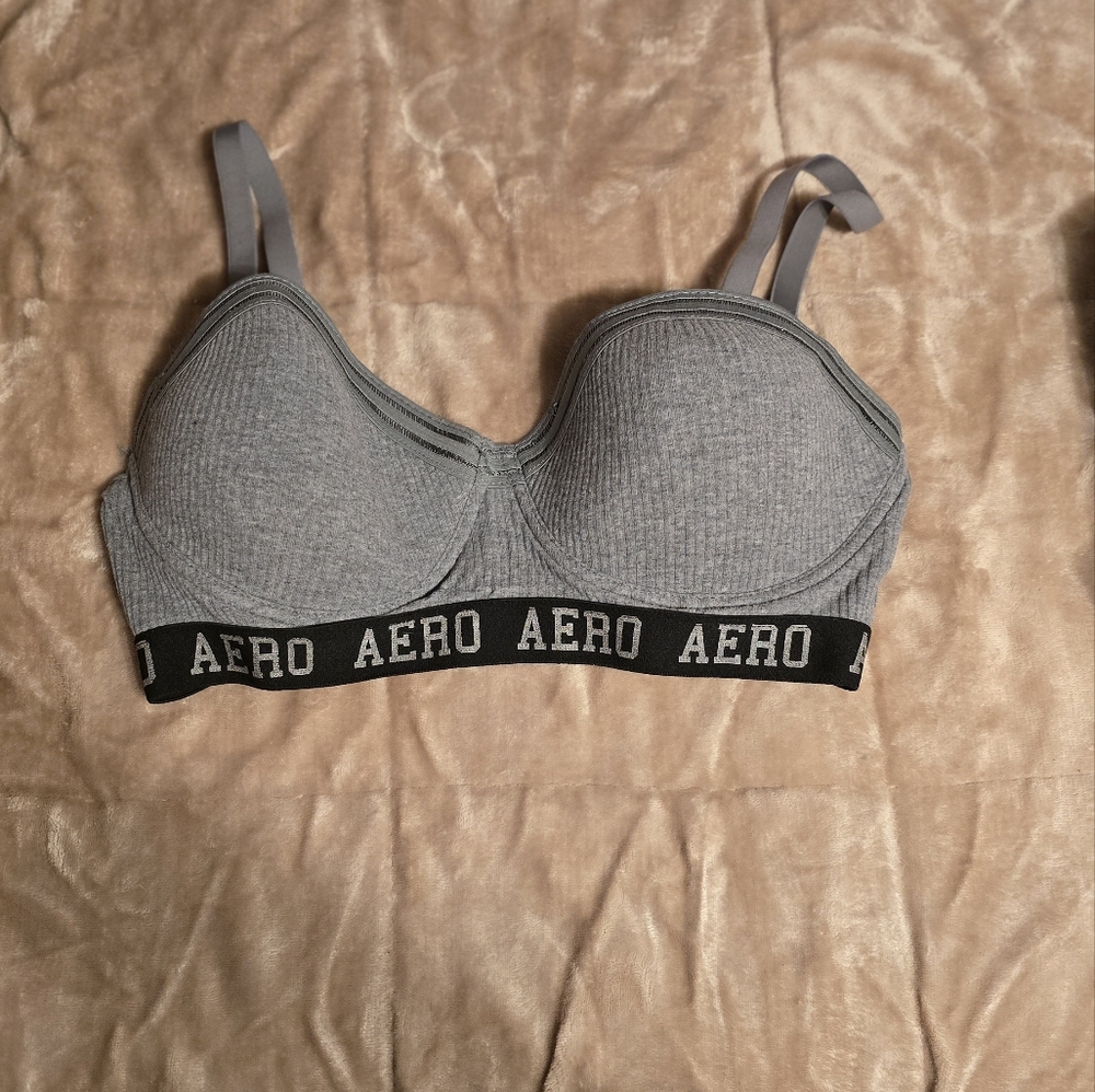 Aero Light Gray Bra with Molded Cups Adjustable Straps and Wide Elastic Band